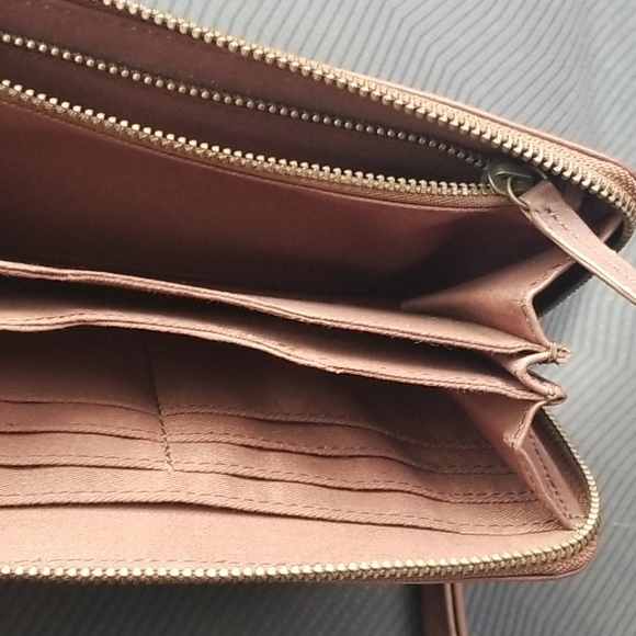 NWOT - Timberland Wristlet - Picture 5 of 7